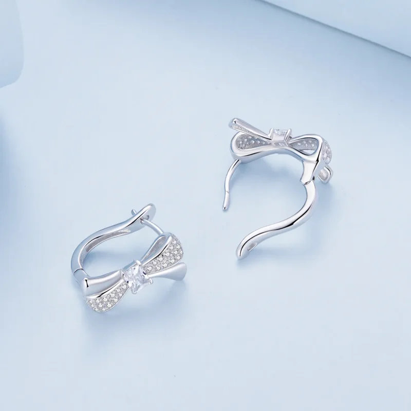 (zdjęcie do) Pandora Style Kolczyki Hoop z Kokardą - BSE810 - Wyświetl 4