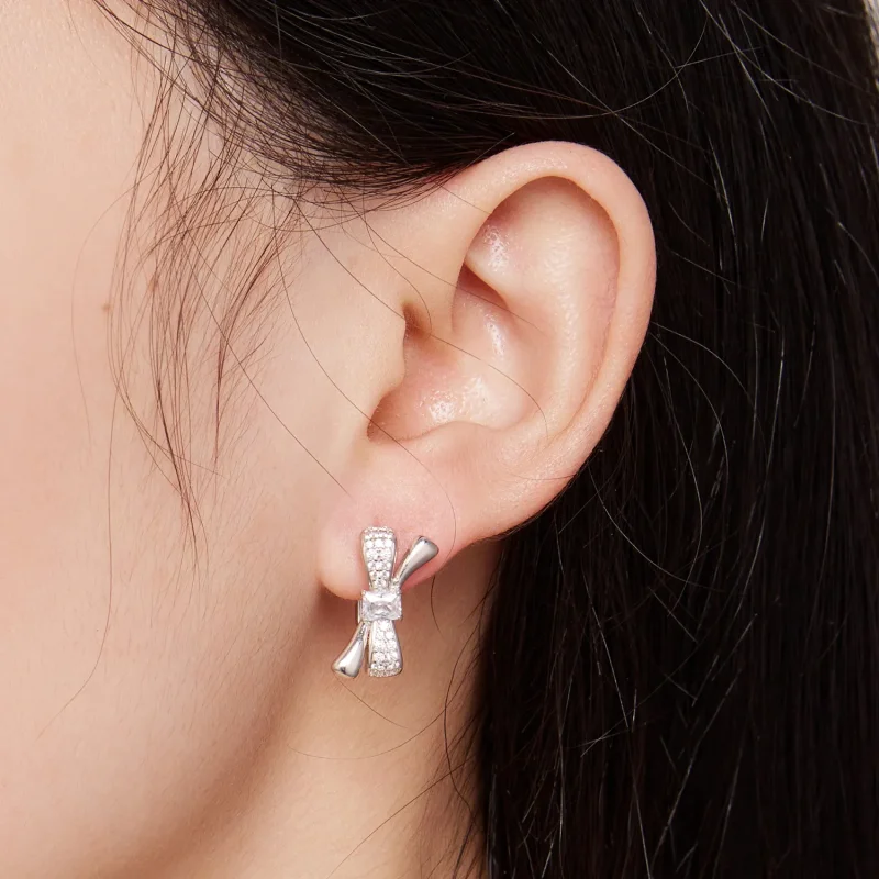 (zdjęcie do) Pandora Style Kolczyki Hoop z Kokardą - BSE810 - Wyświetl 5