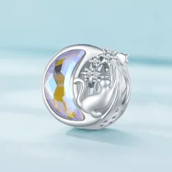 Pandora Style Moonlight Cat Charm to uroczy charm z motywem kota w świetle księżyca - SCC2538