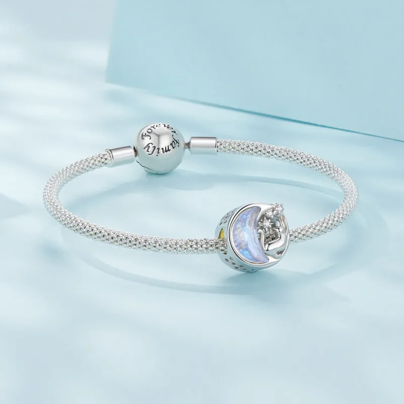 (zdjęcie do) Pandora Style Moonlight Cat Charm to uroczy charm z motywem kota w świetle księż - Wyświetl 5