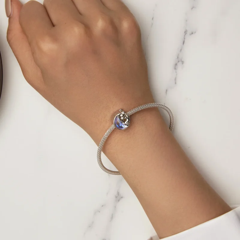 (zdjęcie do) Pandora Style Moonlight Cat Charm to uroczy charm z motywem kota w świetle księż - Wyświetl 7