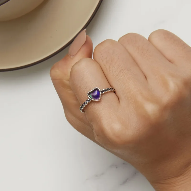 (zdjęcie do) Pandora Style Prosta obrączka w kształcie skręconego serca - SCR956 - Wyświetl 3
