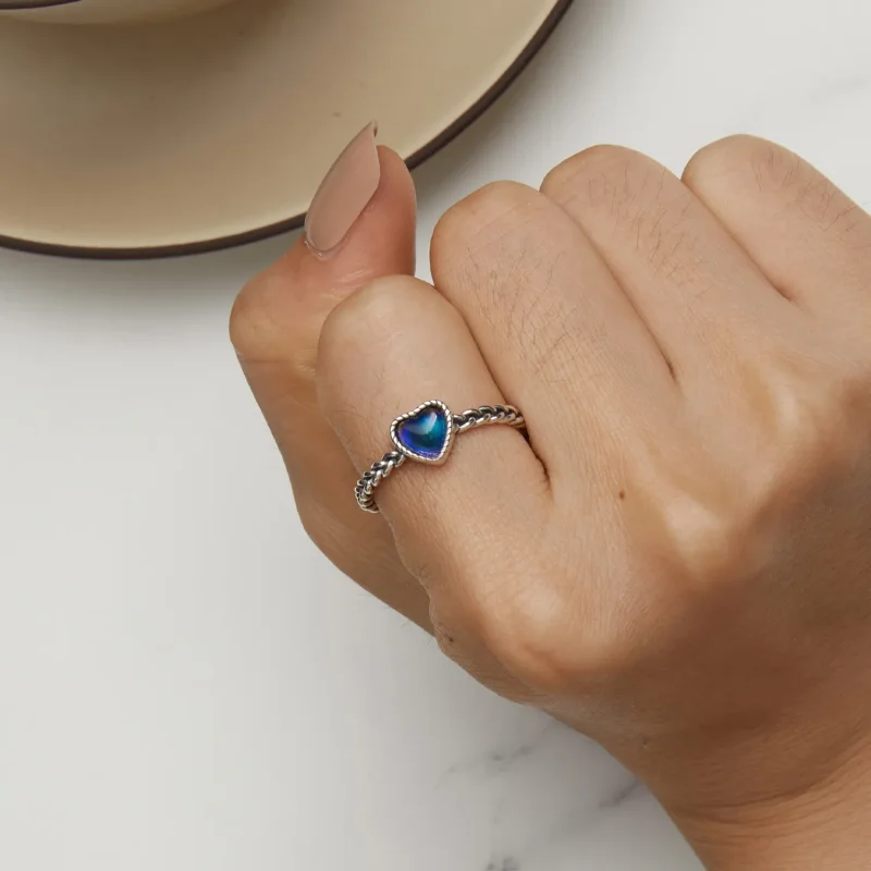 (zdjęcie do) Pandora Style Prosta obrączka w kształcie skręconego serca - SCR956 - Wyświetl 9