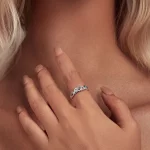 Pandora Style Purpurowy Pierścionek z Girlandą - BSR492