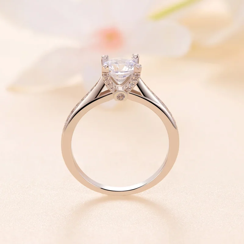 (zdjęcie do) Pandora Style Wyjątkowy Pierścionek Ślubny z Moissanitem - MSR026 - Wyświetl 4