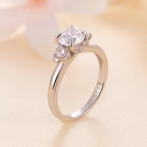 Pandora Style Wyjątkowy Pierścionek z Moissanitem - MSR022
