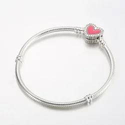 Bransoletka Keith Haring™ x Pandora Moments z łańcuszkiem w kształcie węża w promienistym sercu - 592217C01