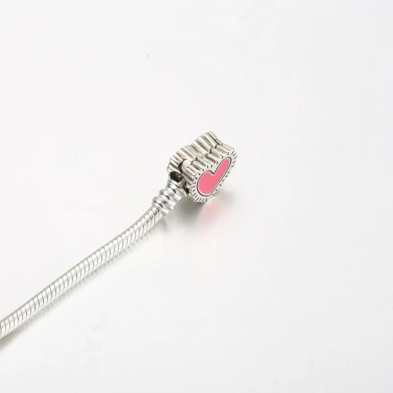 (zdjęcie do) Bransoletka Keith Haring™ x Pandora Moments z łańcuszkiem w kształcie węża w pro - Wyświetl 4