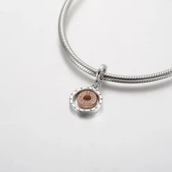 Dwukolorowa zawieszka z logo Pandora w kształcie kółek - 782287C01