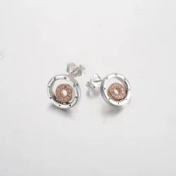 Dwukolorowe kolczyki wkrętki z logo Pandora Signature - 282314C01