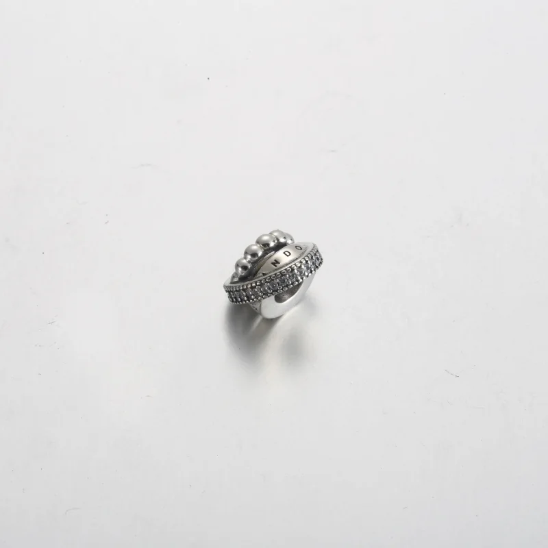 (zdjęcie do) Logo Pandora, zawieszka Pavé i koraliki - 792317C01 - Wyświetl 2