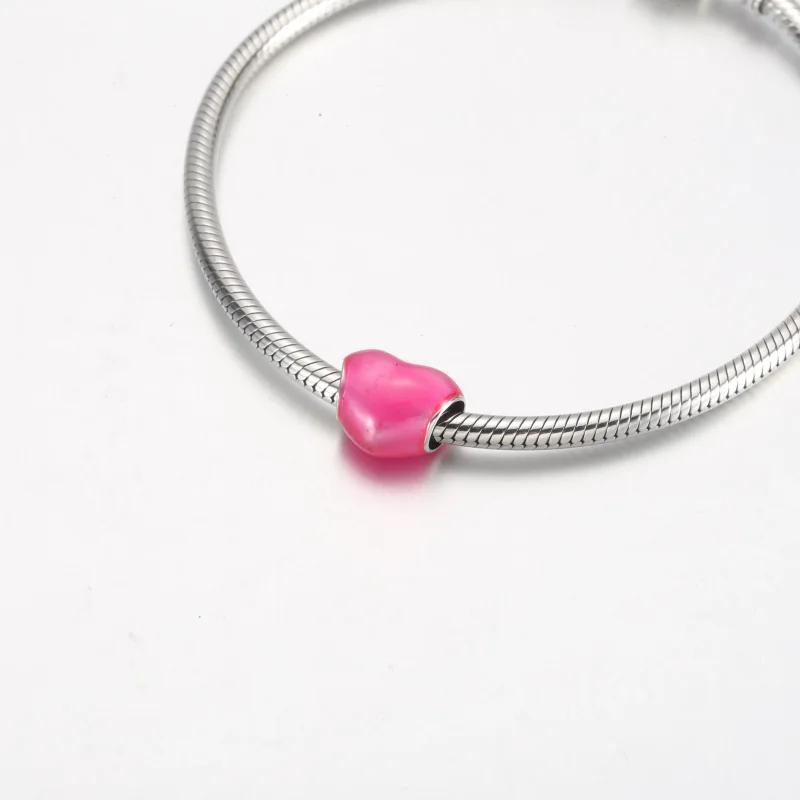 (zdjęcie do) Metaliczna zawieszka w kształcie różowego serca Pandora - 799291C03 - Wyświetl 5