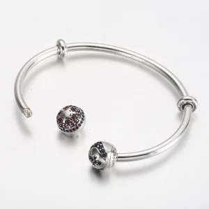 Otwarta bransoletka Pandora Moments Star Wars™ z logo jasnej i ciemnej strony - 591139C01