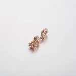 Pandora błyszcząca zawieszka z kotem domowym - 782259C01