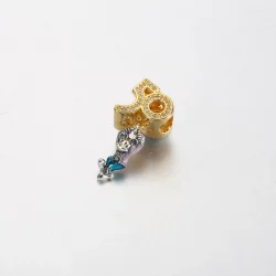 Pandora Disney Parks Wisząca zawieszka z okazji 50. rocznicy Myszki Miki - 769597C01