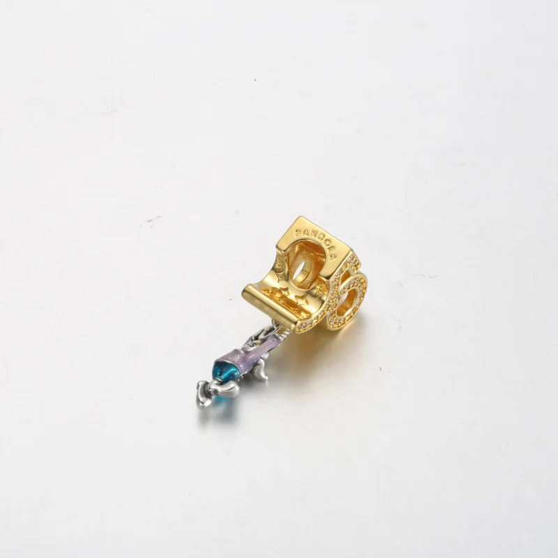 (zdjęcie do) Pandora Disney Parks Wisząca zawieszka z okazji 50. rocznicy Myszki Miki - 76959 - Wyświetl 4