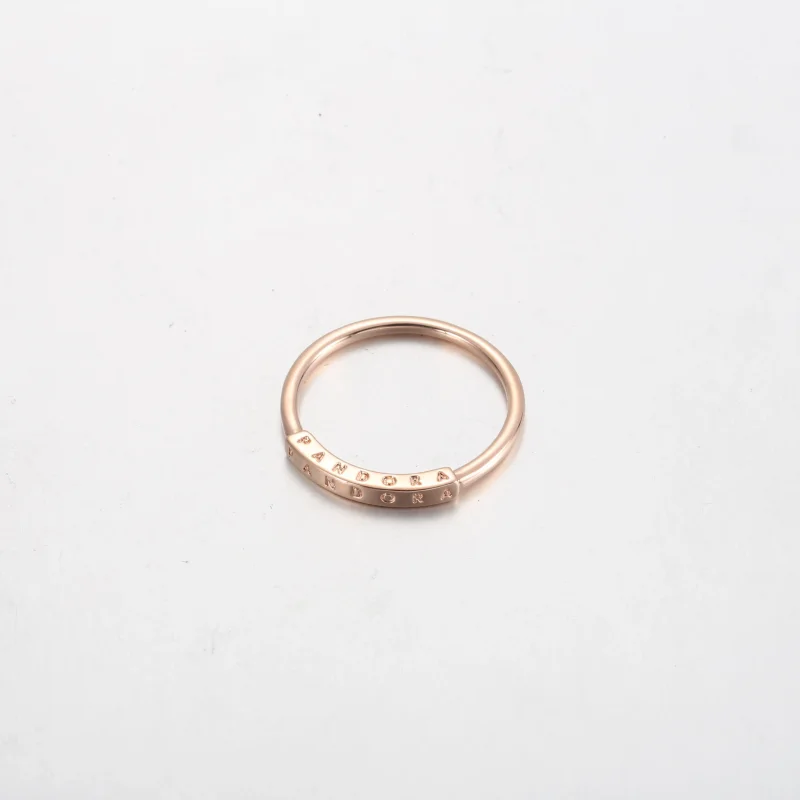 (zdjęcie do) Pierścień identyfikacyjny Pandora Signature Pavé - 182283C01 - Wyświetl 3