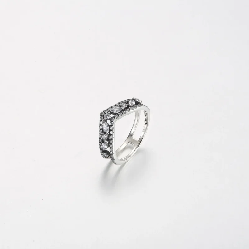 (zdjęcie do) Pierścień Pandora Sparkling Marquise z podwójnymi wahaczami - 199095C01 - Wyświetl 2
