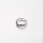 Pierścień Pandora Sparkling Marquise z podwójnymi wahaczami - 199095C01