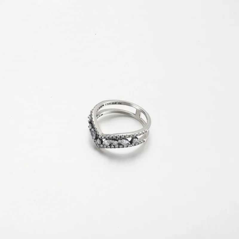(zdjęcie do) Pierścień Pandora Sparkling Marquise z podwójnymi wahaczami - 199095C01 - Wyświetl 3