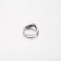 Pierścień Pandora Sparkling Marquise z podwójnymi wahaczami - 199095C01