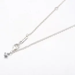 Prostokątny, błyszczący naszyjnik Pandora Halo Collier - 392388C01