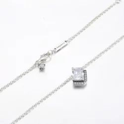 Prostokątny, błyszczący naszyjnik Pandora Halo Collier - 392388C01