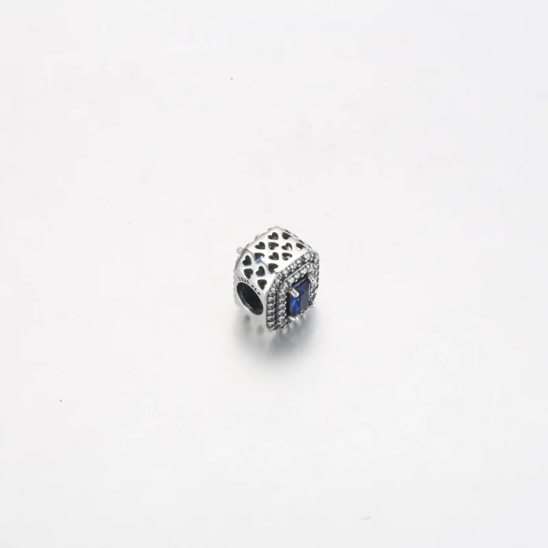 (zdjęcie do) Prostokątny wisiorek Pandora Blue Sparkling - 792385c01 - Wyświetl 3