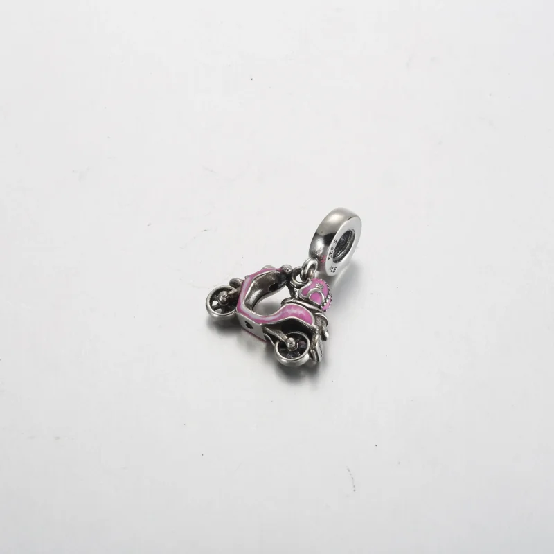 (zdjęcie do) Różowa zawieszka do hulajnogi Pandora - 791057C01 - Wyświetl 2