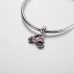 Różowa zawieszka do hulajnogi Pandora - 791057C01