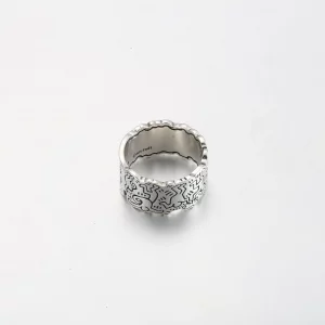 Szeroki pierścionek Keith Haring™ x Pandora Line Art Love & People - 192222C01