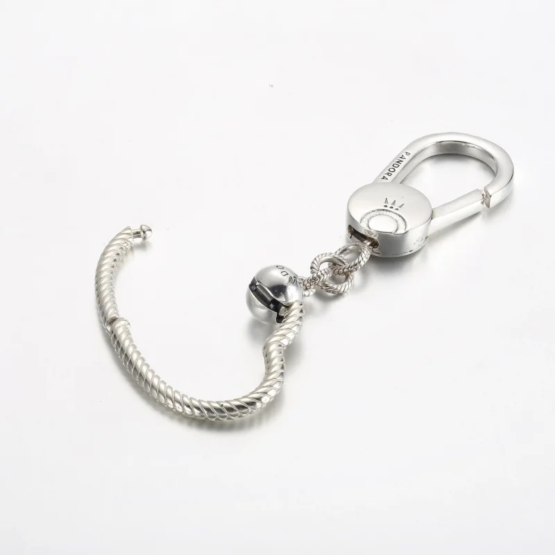 (zdjęcie do) Uchwyt na zawieszkę do torebki Pandora Moments w kształcie małego serca - 392238 - Wyświetl 4