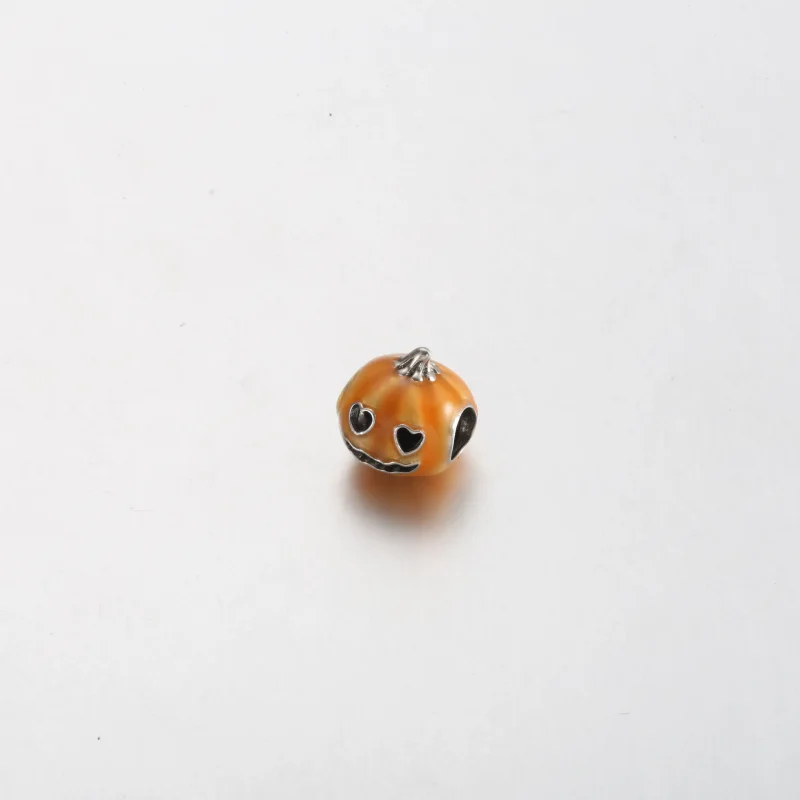 (zdjęcie do) Świecąca w ciemności upiorna zawieszka Pandora w kształcie dyni - 792291C01 - Wyświetl 2