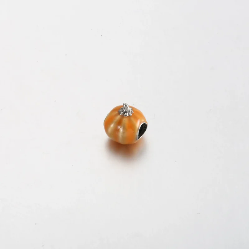 (zdjęcie do) Świecąca w ciemności upiorna zawieszka Pandora w kształcie dyni - 792291C01 - Wyświetl 3
