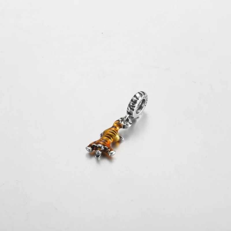 (zdjęcie do) Wisząca zawieszka Pandora Disney Kubuś Puchatek i Tygrysek - 792213C01 - Wyświetl 2