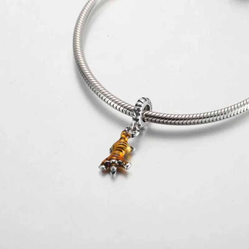 (zdjęcie do) Wisząca zawieszka Pandora Disney Kubuś Puchatek i Tygrysek - 792213C01 - Wyświetl 4