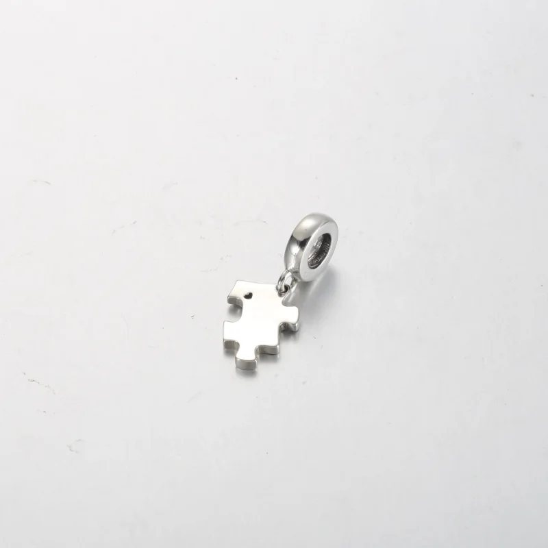 (zdjęcie do) Wisząca zawieszka Pandora Sparkling Puzzle Piece - 792241C01 - Wyświetl 3