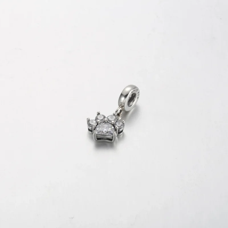 (zdjęcie do) Wisząca zawieszka Pandora Sparkling z nadrukiem łapy zwierzaka - 792247C01 - Wyświetl 2