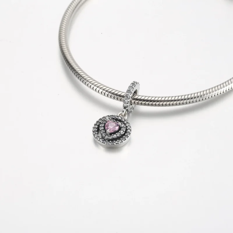 (zdjęcie do) Wisząca zawieszka w kształcie podwójnego serca Pandora Sparkling Halo - 791476C0 - Wyświetl 4