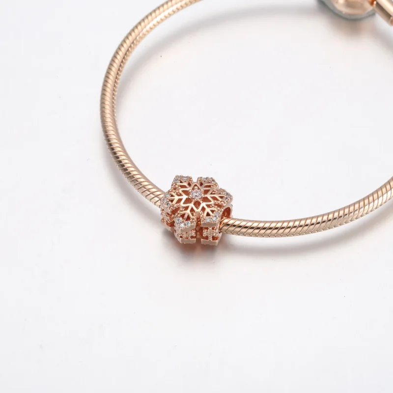 (zdjęcie do) Świąteczna zawieszka w kształcie płatka śniegu Pandora - 782378C01 - Wyświetl 5
