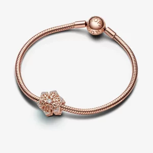 Świąteczna zawieszka w kształcie płatka śniegu Pandora - 782378C01