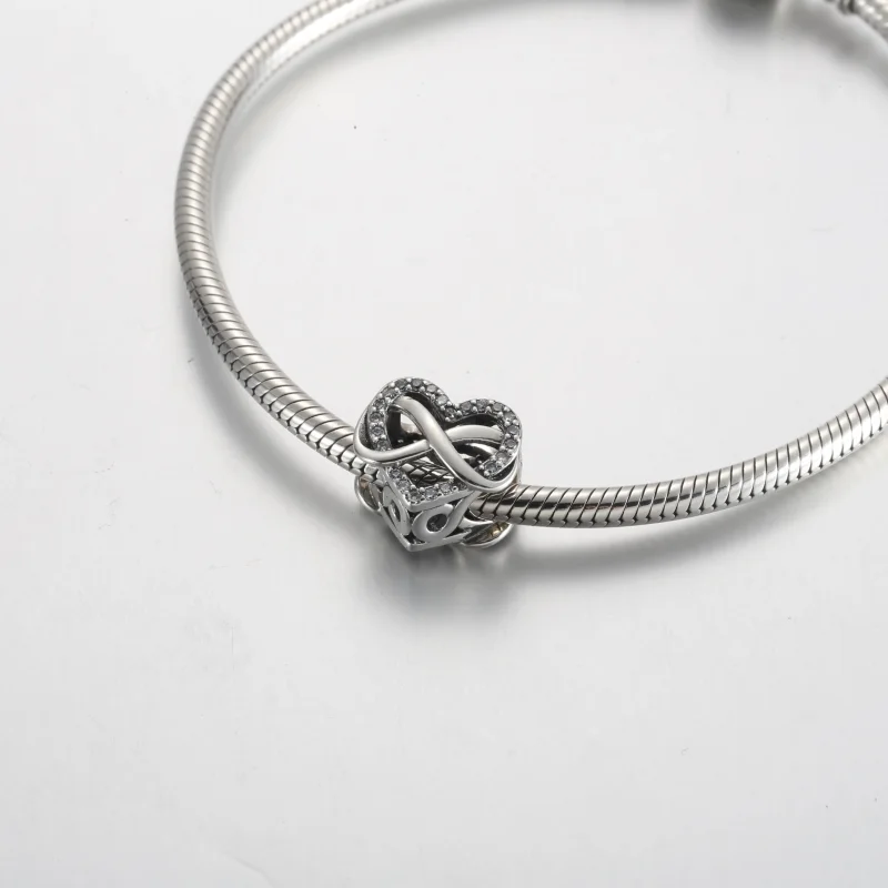 (zdjęcie do) Zawieszka Pandora Family Infinity z czerwonym sercem - 792246C01 - Wyświetl 4