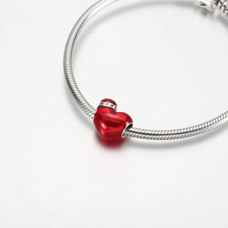 (zdjęcie do) Zawieszka Pandora w metalicznym czerwonym świątecznym sercu - 792336C01 - Wyświetl 5