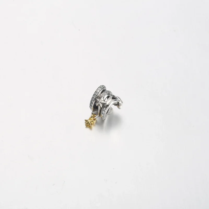 (zdjęcie do) Zawieszka spiralna Pandora ze spadającą gwiazdą - 762206C01 - Wyświetl 2
