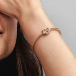 Zawieszka w kształcie różowego serca Pandora Family - 782246C01
