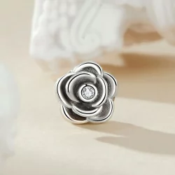 Trójwymiarowy wisiorek w stylu PANDORA w kształcie róży - SCC2705