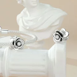 Trójwymiarowy wisiorek w stylu PANDORA w kształcie róży - SCC2705
