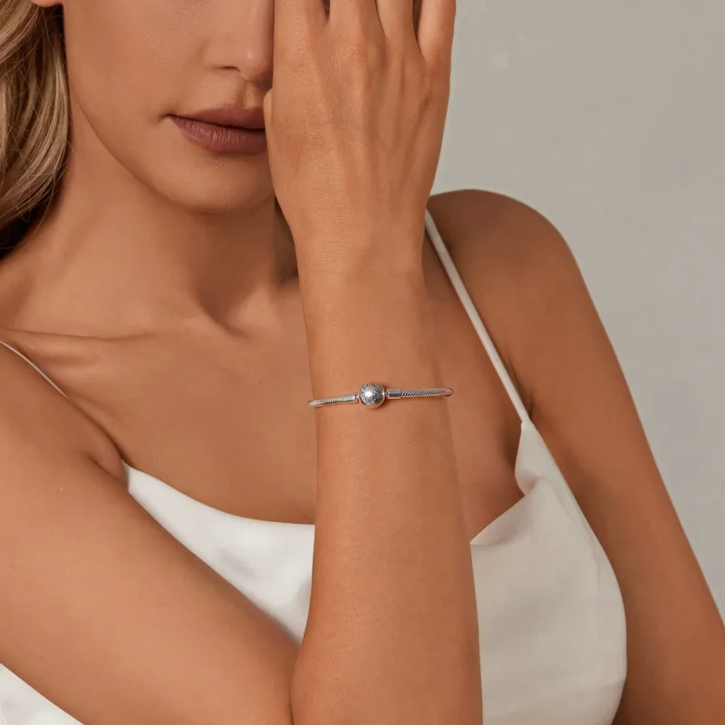 (zdjęcie do) Podstawowa bransoletka PANDORA Style Forever Love z kością węża - SCB272 - Wyświetl 8