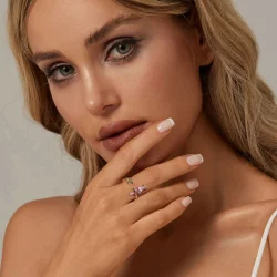 Otwarty pierścionek z różową papugą w stylu PANDORA - BSR551-E