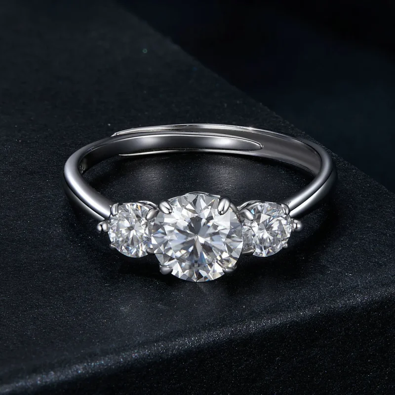 (zdjęcie do) Pierścionek PANDORA Style Romantic 1-karatowy Moissanite (z jednym certyfikatem) - Wyświetl 3